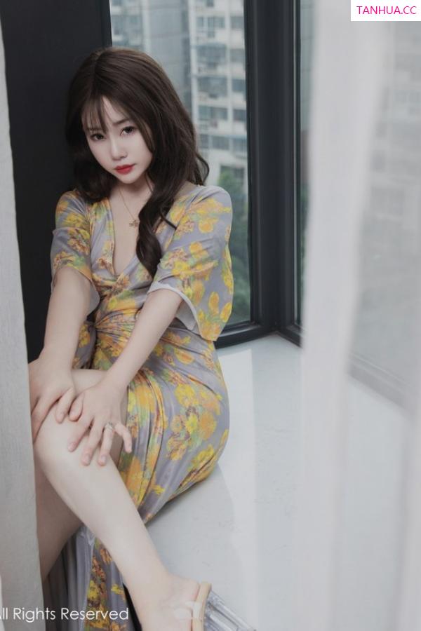  [XiuRen]高清写真图 2023.06.20 No.6949 严利娅Yuliya 长裙美腿第15张图片